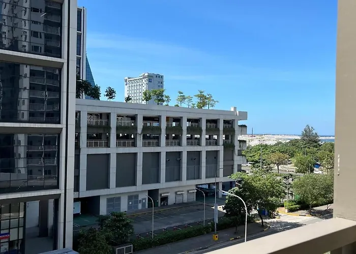 Francheska Near Mall Of Apartamento